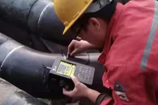 <a href=http://www.zcmmw.com/e/tags/htag.php?tag=jinan target=_blank class=infotextkey>濟南</a>不銹鋼壓縮空氣管道安裝現場